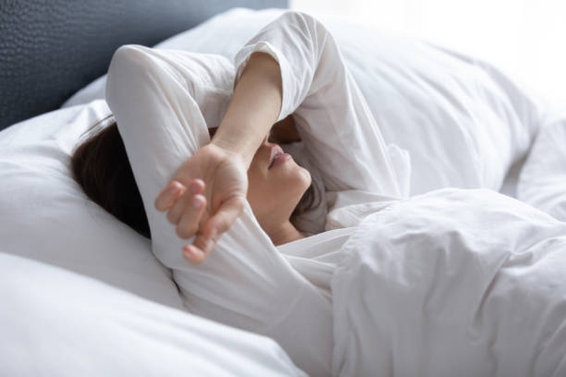 Quais são as principais consequências de uma noite mal dormida?
