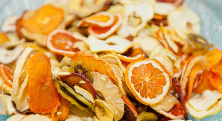 Frutas Desidratadas como Snack: Benefícios, Cuidados e Dicas de Consumo Saudável