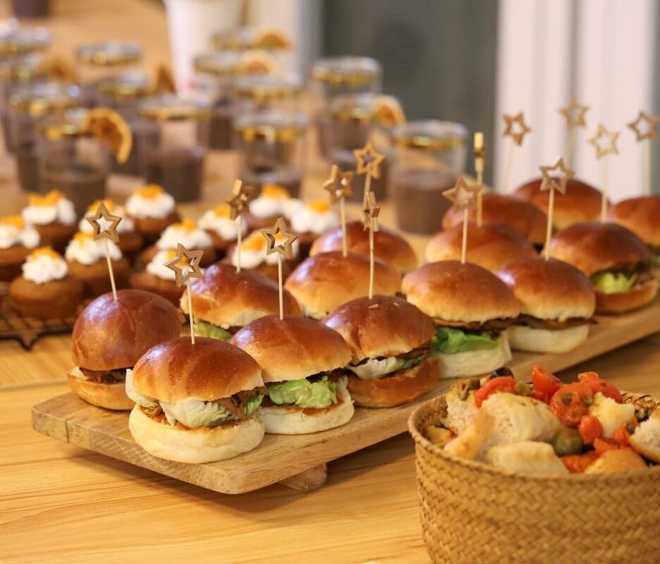 Alimentação Saudável em Eventos e Festas: Como Manter o Equilíbrio sem Deixar de Aproveitar